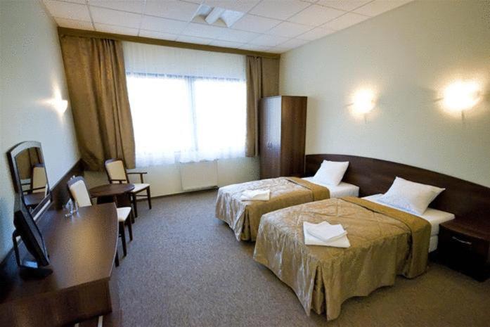 Hotel A4 Mop Kepnica Jaworzno Phòng bức ảnh