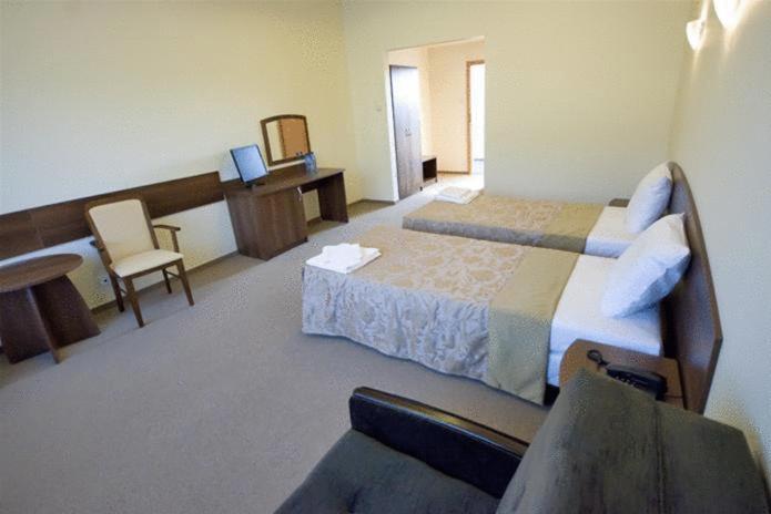 Hotel A4 Mop Kepnica Jaworzno Phòng bức ảnh